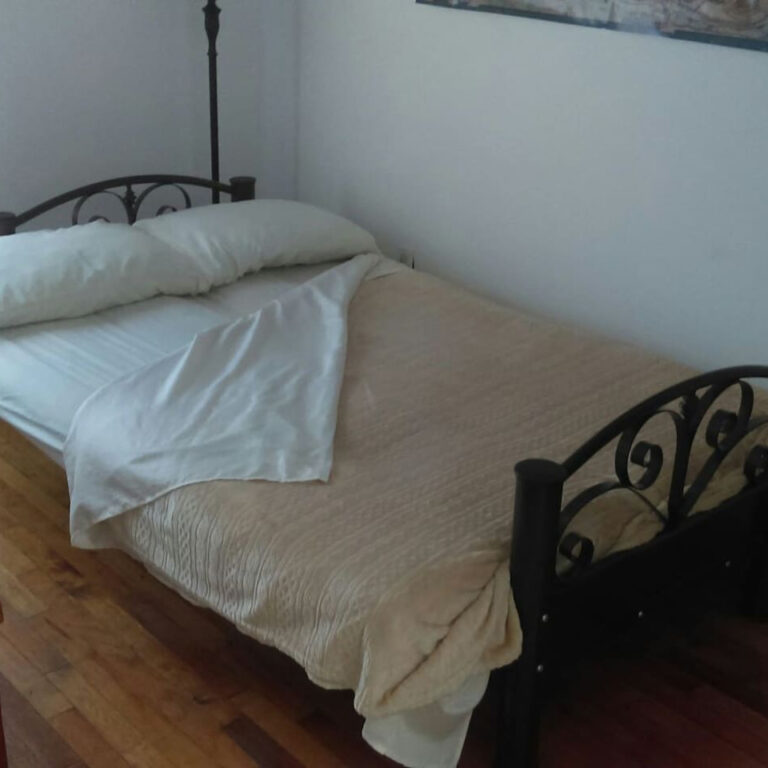 Cama matrimonial